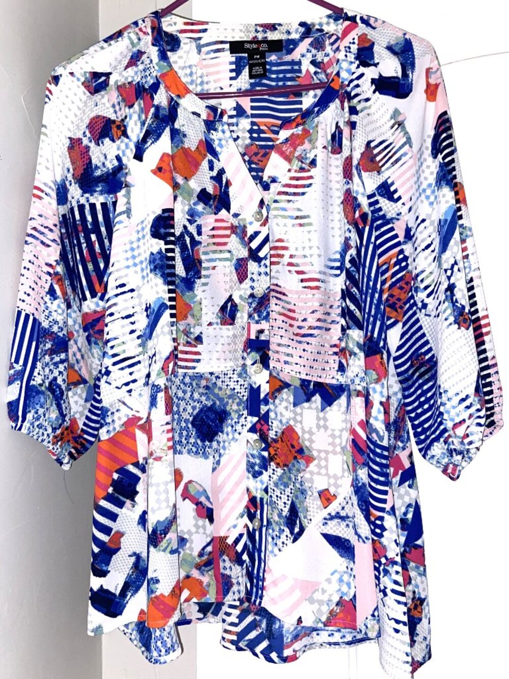 STYLE & CO. PM (PETITE MEDIUM) BRIGHT ABSTRACT PATTERNED TUNIC-LENGTH TOP